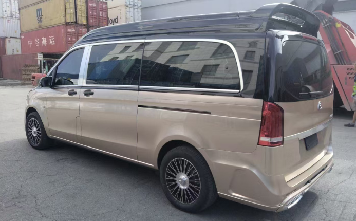 Félicitations à Zhuoya Automobile pour avoir exporté avec succès un autre véhicule utilitaire Maybach